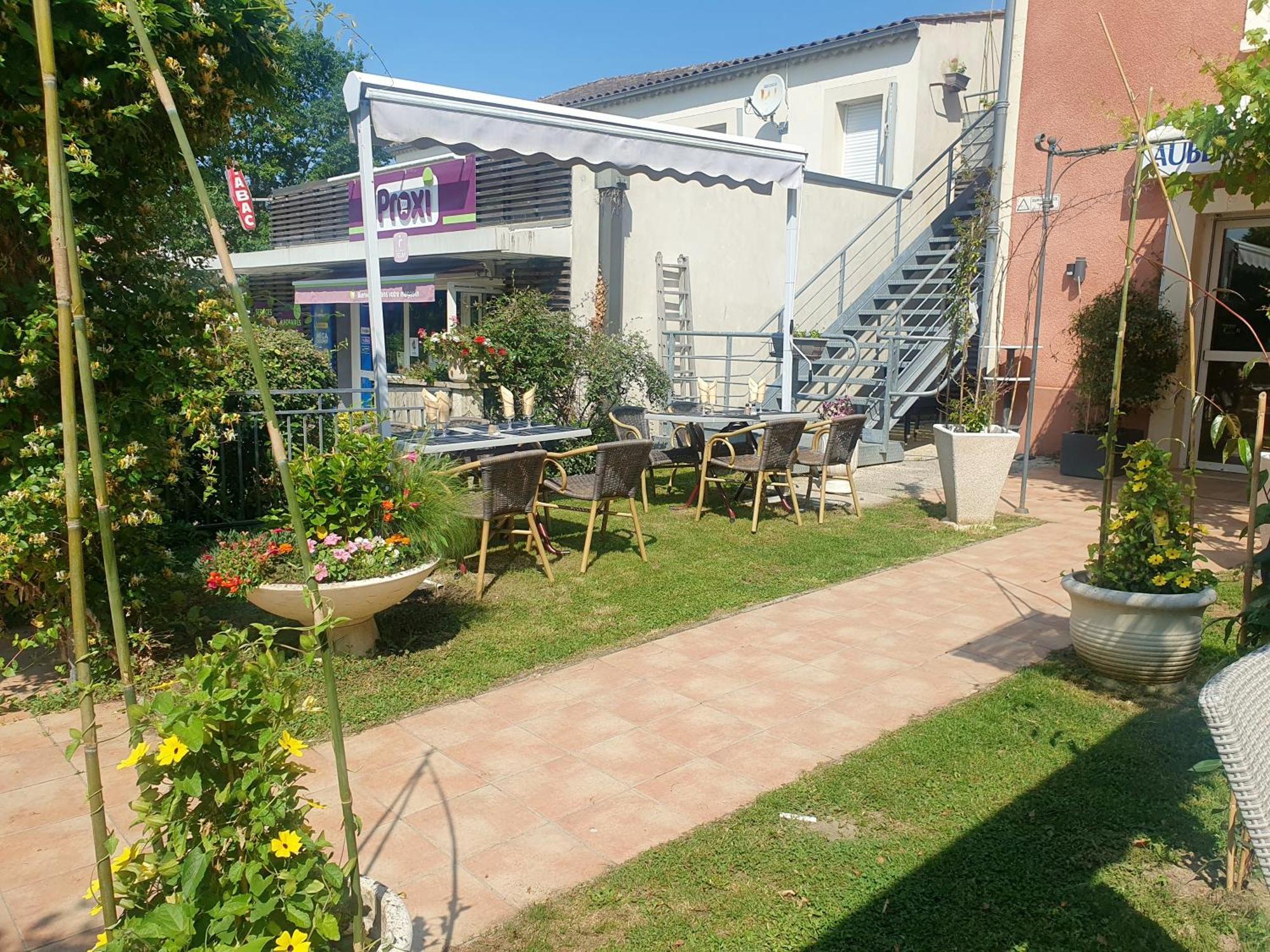 Auberge Des Lacs Bleus Clérac Exteriér fotografie