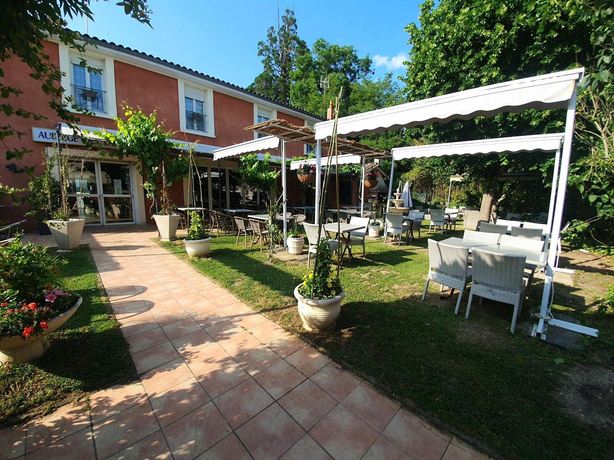 Auberge Des Lacs Bleus Clérac Exteriér fotografie