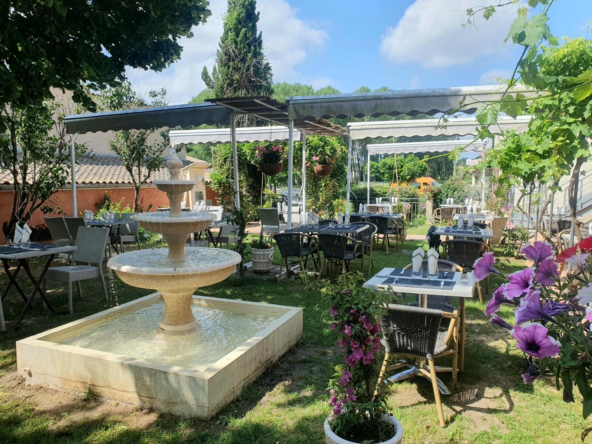 Auberge Des Lacs Bleus Clérac Exteriér fotografie
